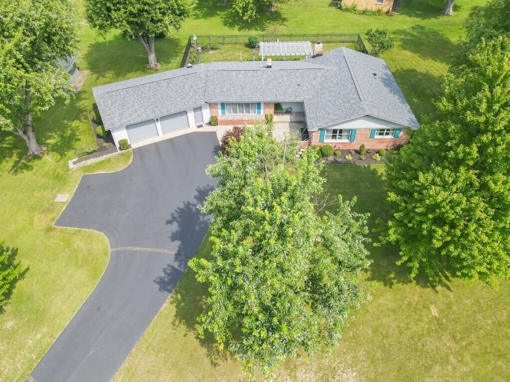2095 Northeast Raintree Drive New Castle, IN 47362 - Photo 3 of 48 Gallery Image 3