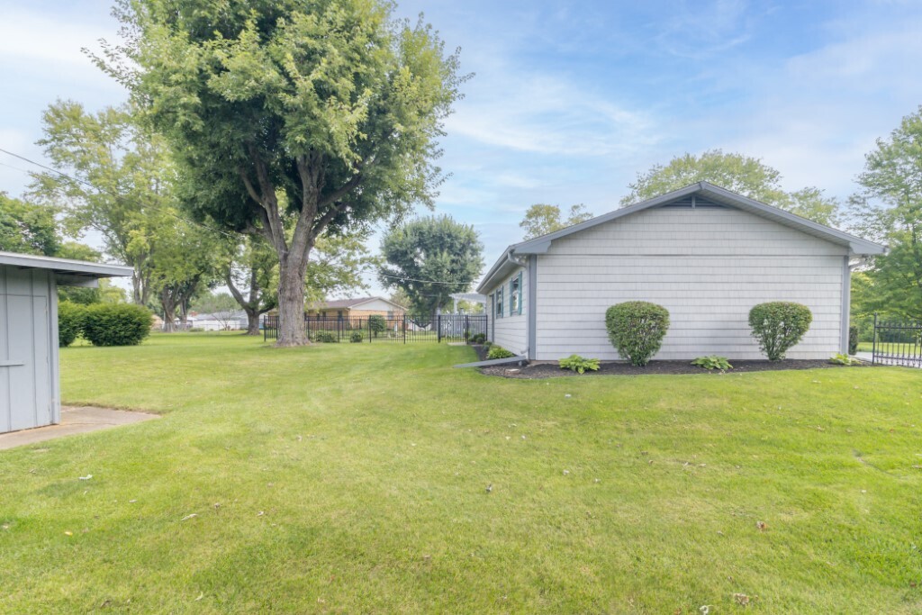 2095 Northeast Raintree Drive New Castle, IN 47362 - Photo 38 of 48 Gallery Image 38