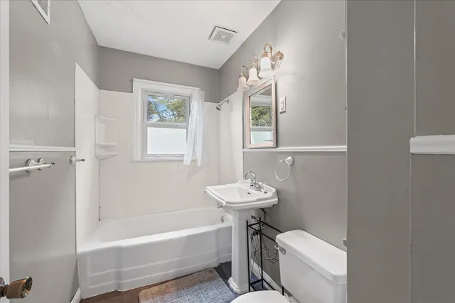 $229,900 | 314 Elmwood Drive, Champaign, IL 61821