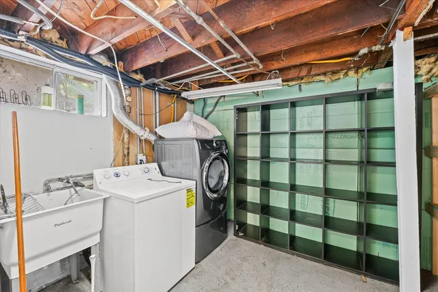 $229,900 | 314 Elmwood Drive, Champaign, IL 61821