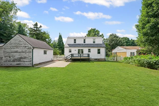 $229,900 | 314 Elmwood Drive, Champaign, IL 61821