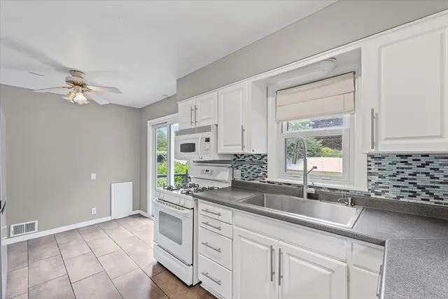 $229,900 | 314 Elmwood Drive, Champaign, IL 61821