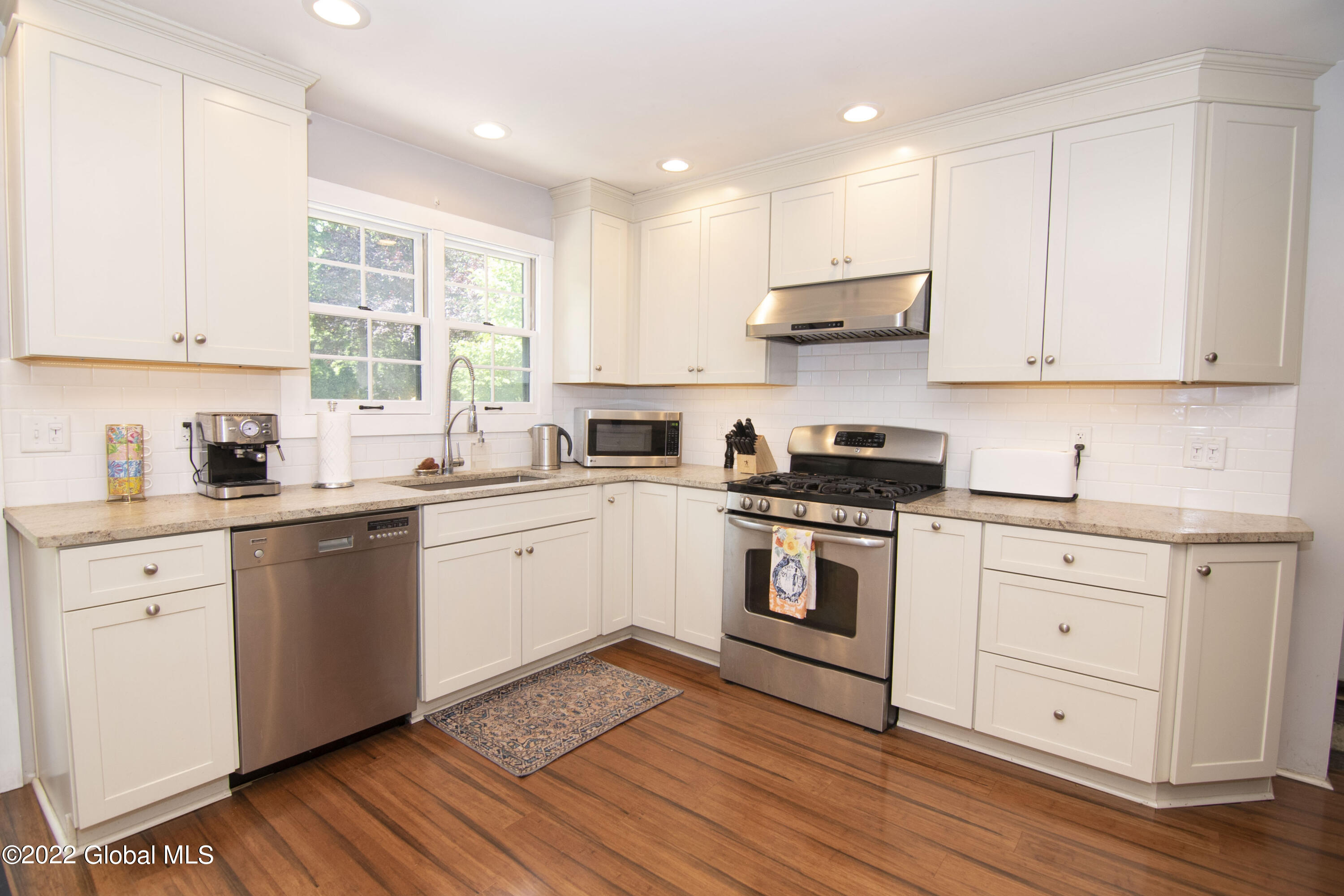 306 Osborne Road Colonie, NY 12211 - Photo 6 of 45 CRG_3475