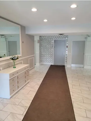 $230,000 | 4125 North Keystone Avenue, Unit 406, Chicago, IL 60641