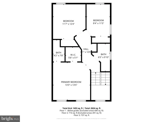 a picture of a wall with a white wall