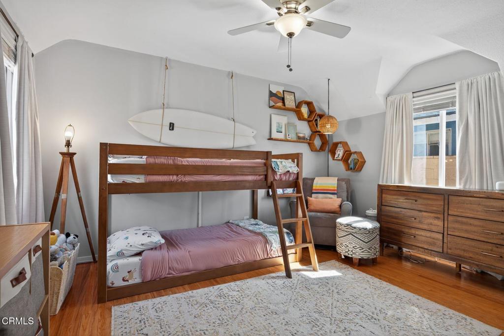 525 North M Street Oxnard, CA 93030 - Photo 22 of 38 a bedroom with bed and a window