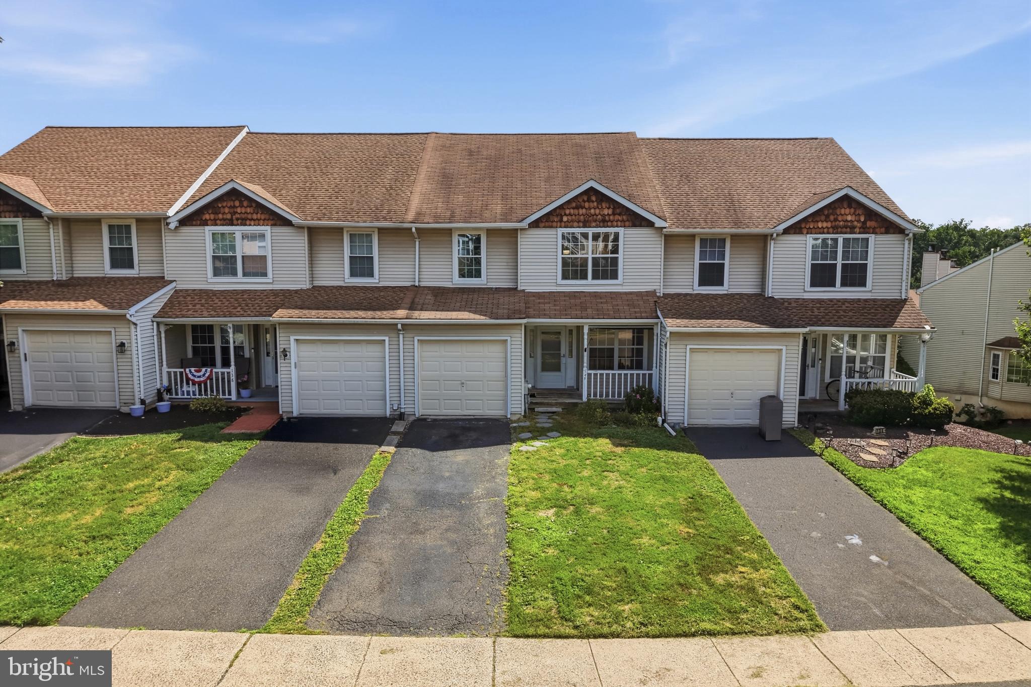 136 North Timber Road Holland, PA 18966 - Photo 1 of 32