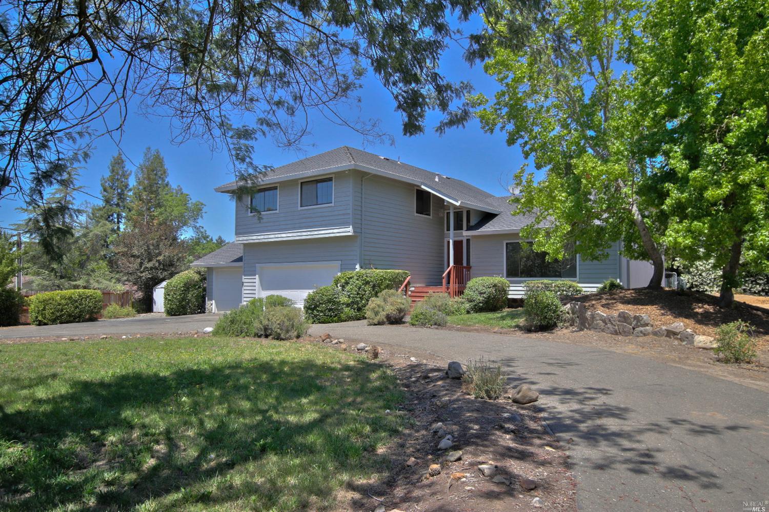 5435 Monte Verde Drive Santa Rosa, CA 95409 - Photo 1 of 1 a front view of a house with a yard