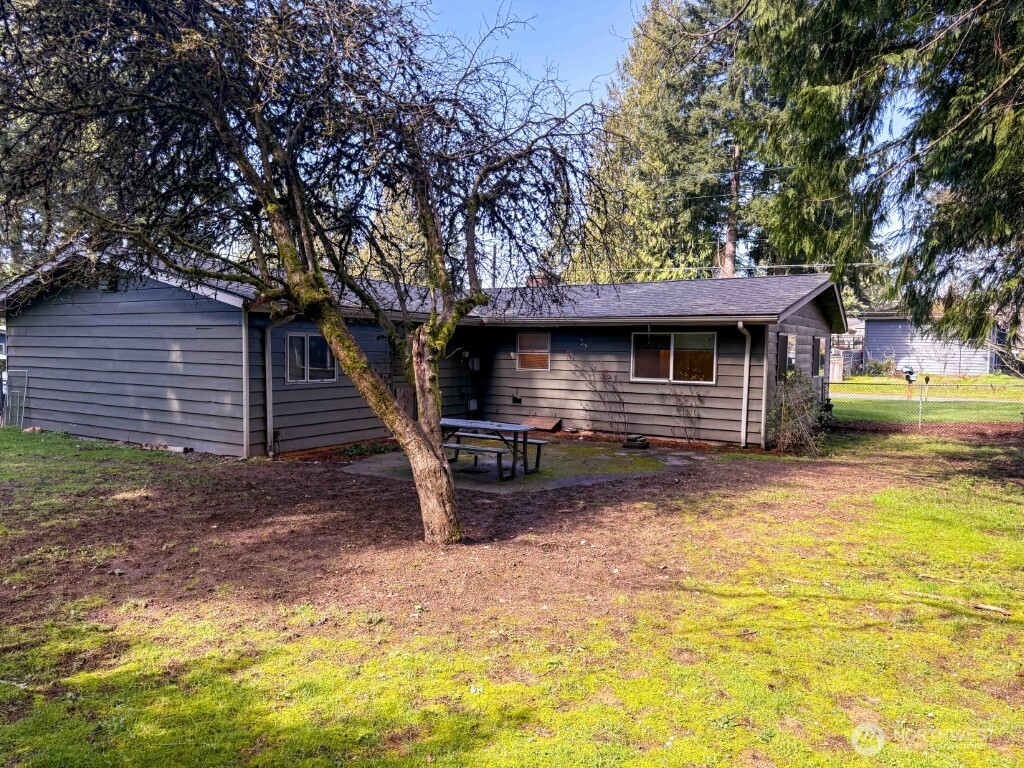 8328 200th Street Southwest Edmonds, WA 98026 - Photo 4 of 23