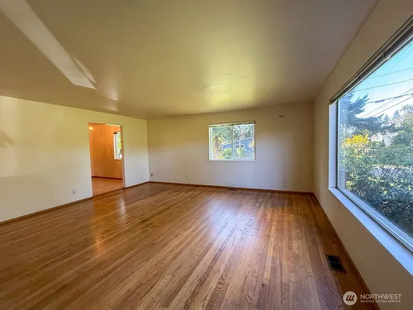 $3,500 | 8328 200th Street Southwest, Edmonds, WA 98026