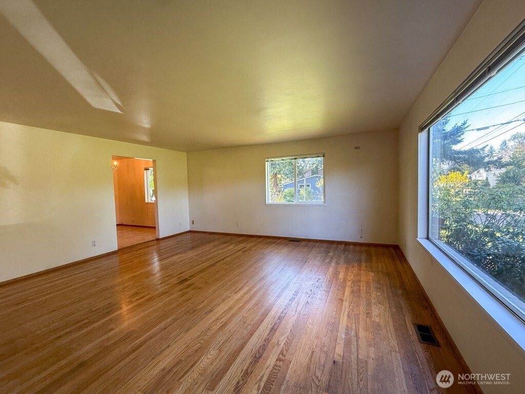 8328 200th Street Southwest Edmonds, WA 98026 - Photo 5 of 23