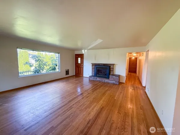 $3,500 | 8328 200th Street Southwest, Edmonds, WA 98026