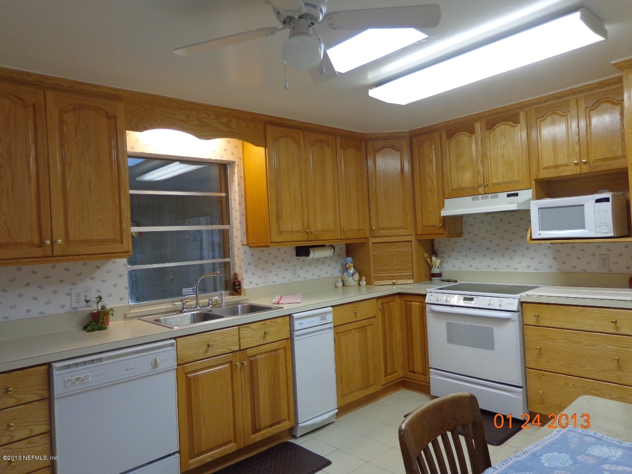 5535 Edmar Road Jacksonville, FL 32277 - Photo 7 of 29 Kitchen