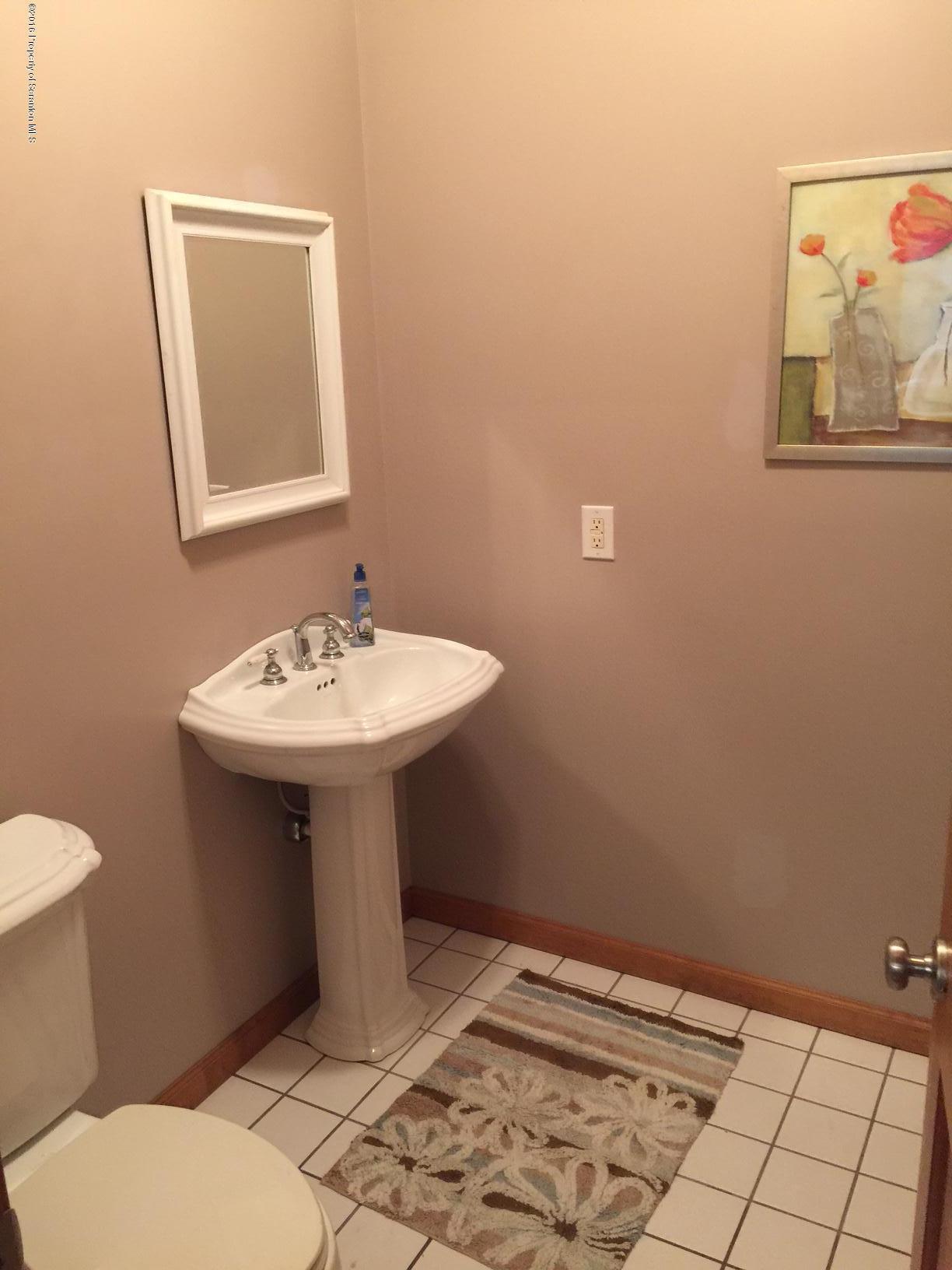 167 Green Grove Road Scott Township, PA 18447 - Photo 9 of 11 Gallery Image 9