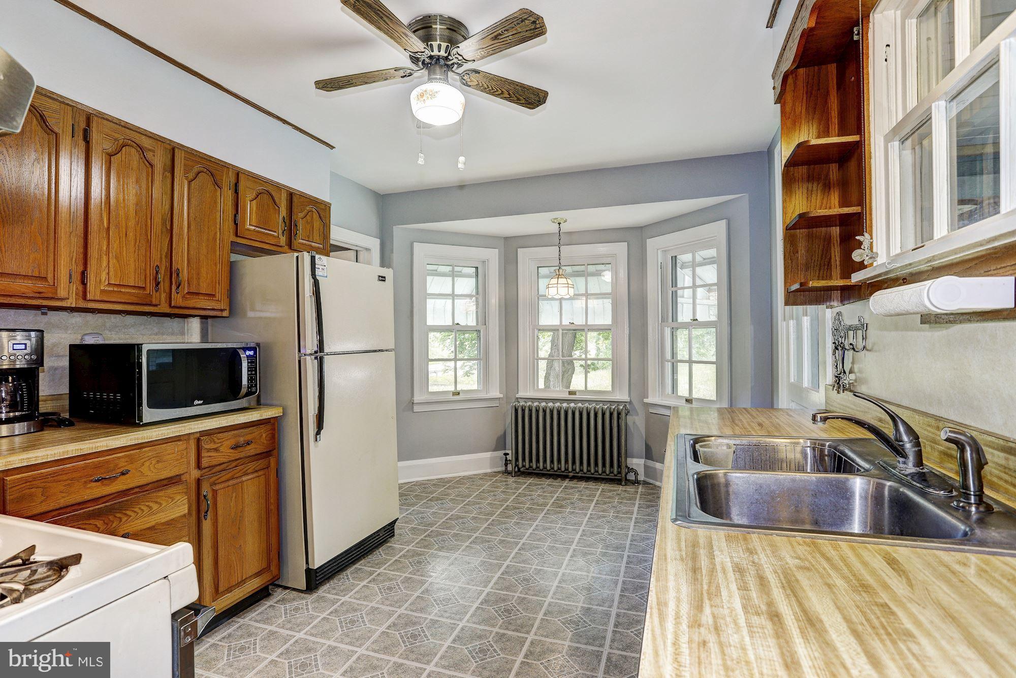 354 Ridge Road Westminster, MD 21157 - Photo 12 of 32 Eat-In Kitchen