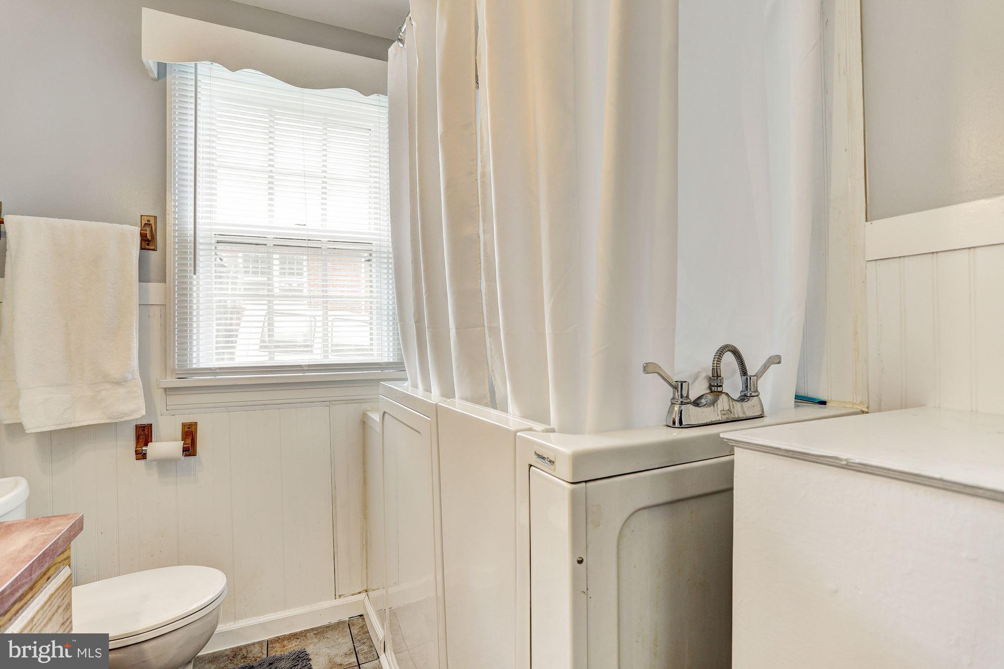 354 Ridge Road Westminster, MD 21157 - Photo 16 of 32 Full Bath