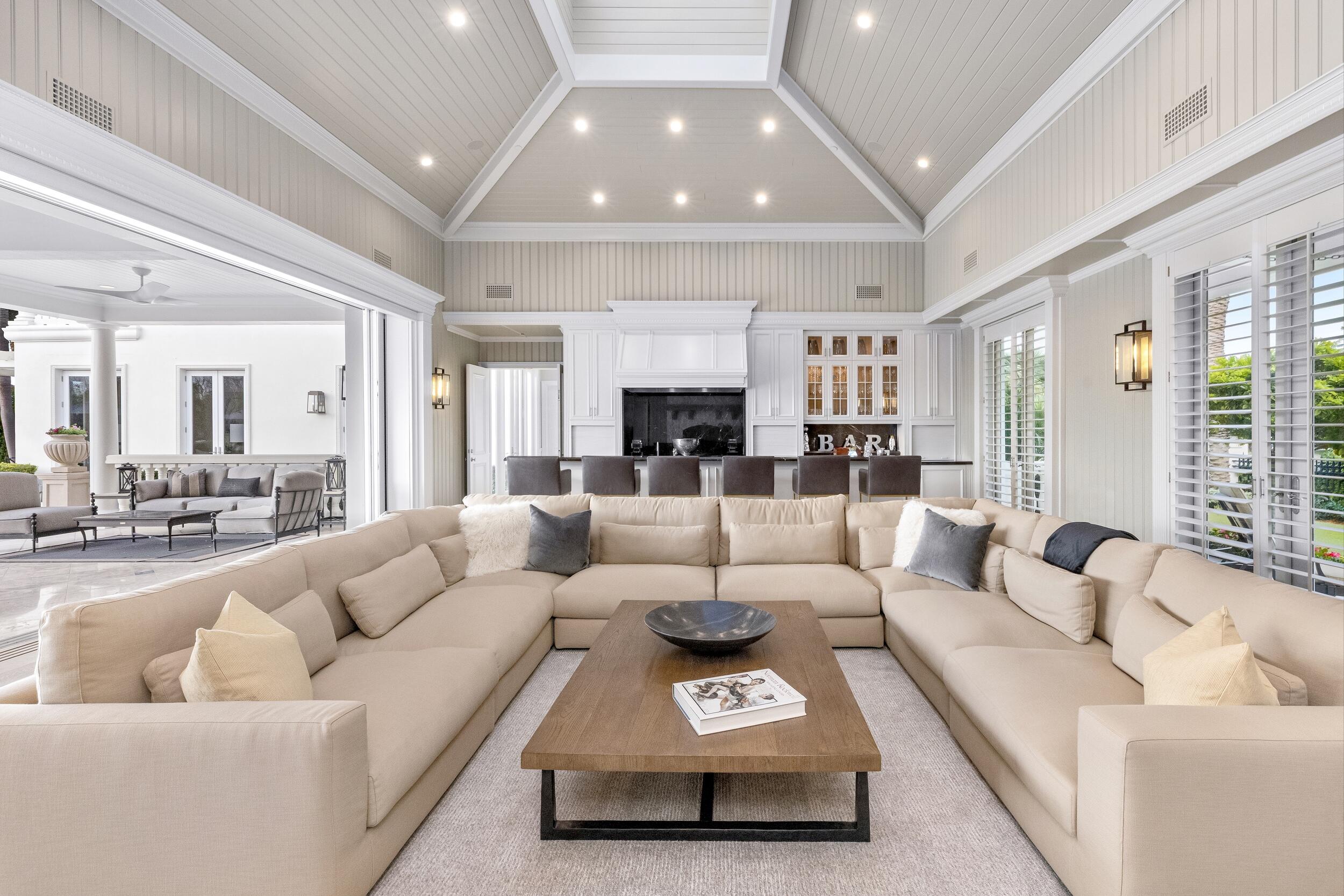 2989 Spanish River Road Boca Raton, FL 33432 - Photo 33 of 130 Lounge 3