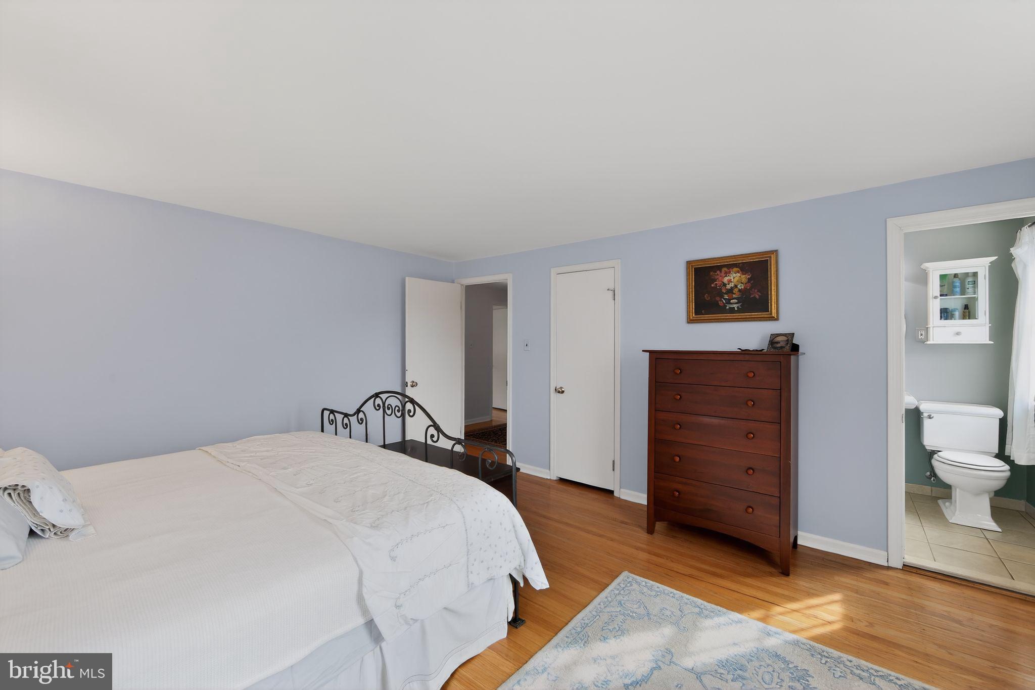 850 Farragut Road Berwyn, PA 19312 - Photo 23 of 37 Primary Bedroom