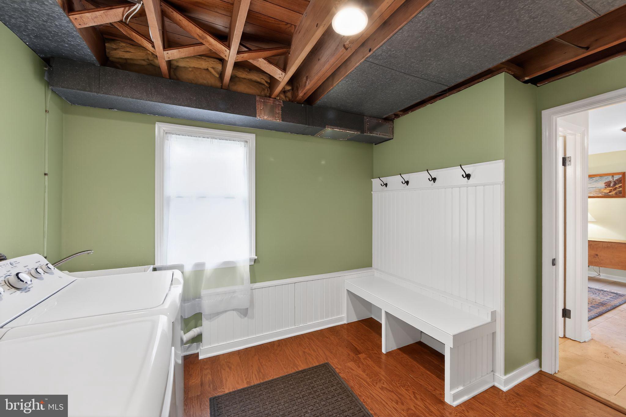 850 Farragut Road Berwyn, PA 19312 - Photo 31 of 37 Laundry and MudRoom on Entry Level