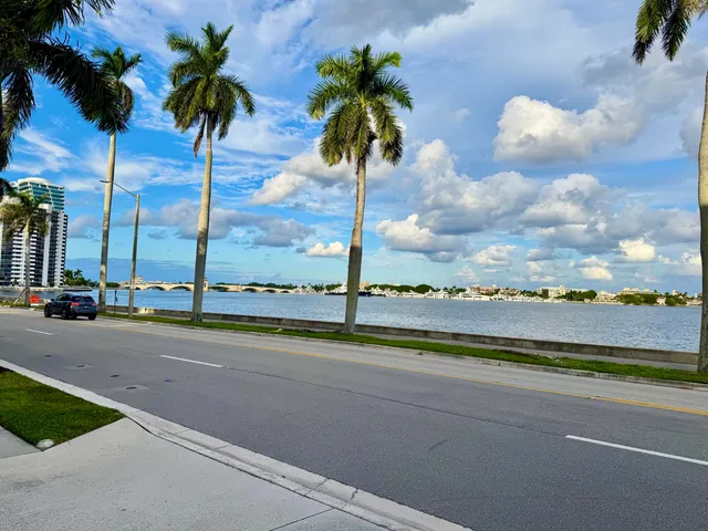 a view of a car in front of house