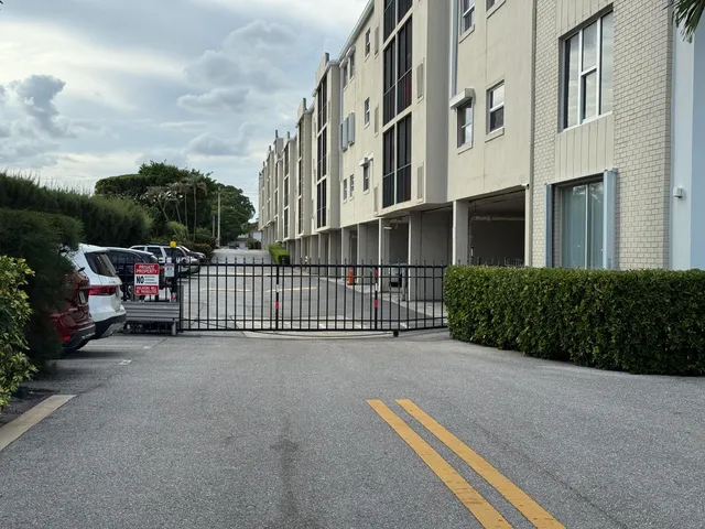 $2,250 | 1601 South Flagler Drive, Unit 201O, West Palm Beach, FL 33401