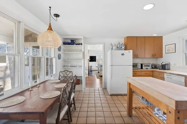 $50,000 | 245 Old Stone Highway, East Hampton, NY 11937