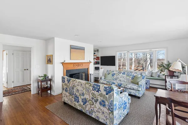 $50,000 | 245 Old Stone Highway, East Hampton, NY 11937