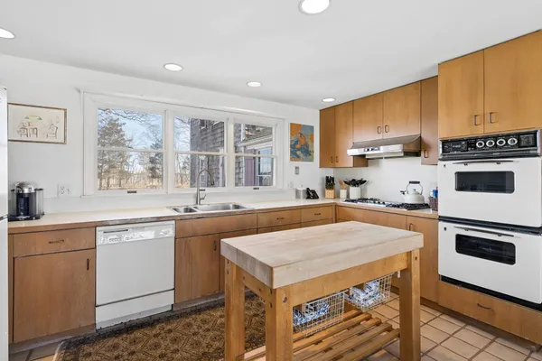 $50,000 | 245 Old Stone Highway, East Hampton, NY 11937