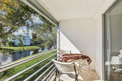 $139,900 | 104 Oakridge H, Unit H, Deerfield Beach, FL 33442