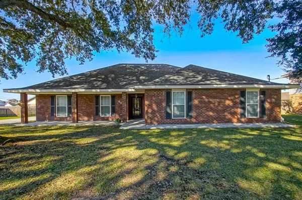 $365,000 | 426 River Oaks Drive, Luling, LA 70070