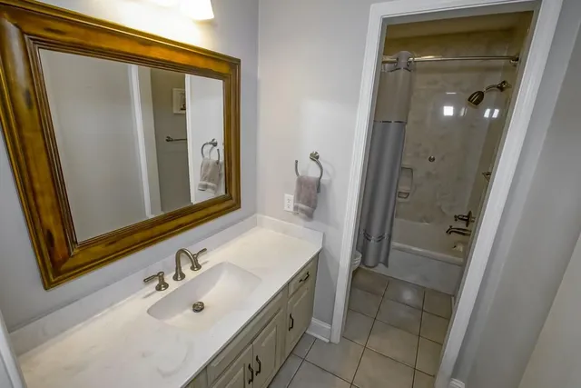 $375,000 | 426 River Oaks Drive, Luling, LA 70070