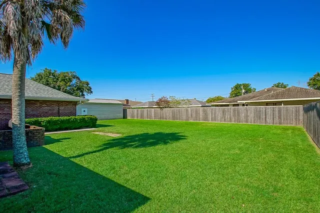 $375,000 | 426 River Oaks Drive, Luling, LA 70070