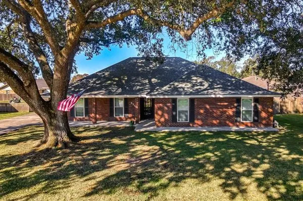 $365,000 | 426 River Oaks Drive, Luling, LA 70070