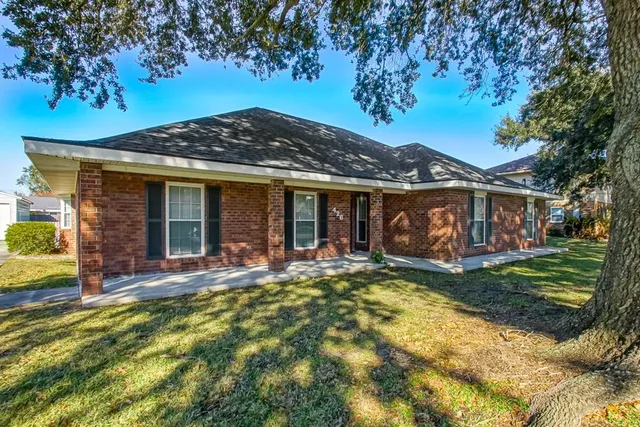 $375,000 | 426 River Oaks Drive, Luling, LA 70070