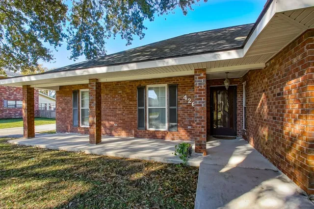 $375,000 | 426 River Oaks Drive, Luling, LA 70070