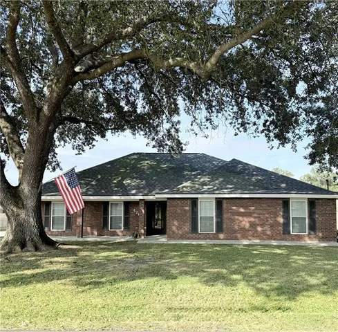 $375,000 | 426 River Oaks Drive, Luling, LA 70070