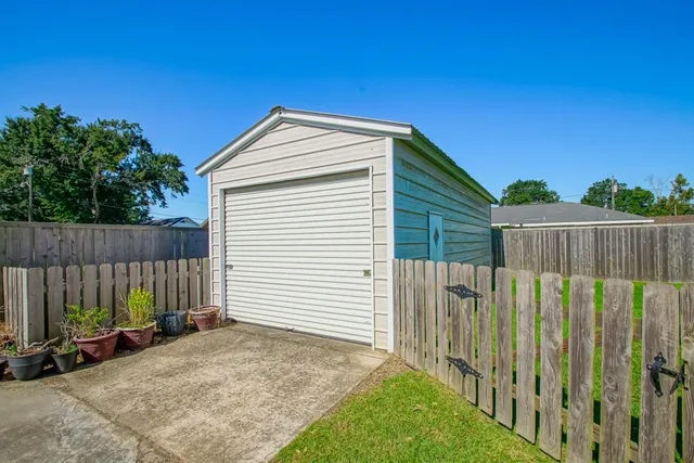 $375,000 | 426 River Oaks Drive, Luling, LA 70070