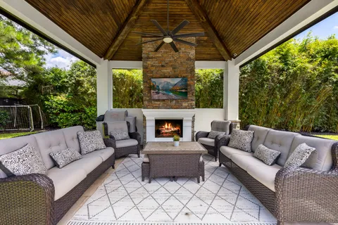 $2,095,000 | 7610 Kalebs Pond, Spring, TX 77389