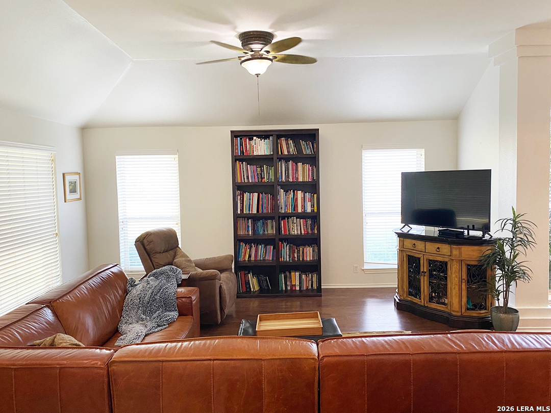 29319 Mandetta Drive Fair Oaks Ranch, TX 78015 - Photo 11 of 15
