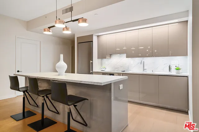 $1,349,000 | 1050 South Grand Avenue, Unit 901, Los Angeles, CA 90015