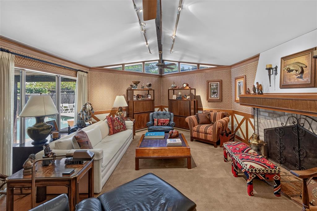 4204 Ledgeview Road Fort Worth, TX 76109 - Photo 17 of 37 Gallery Image 17