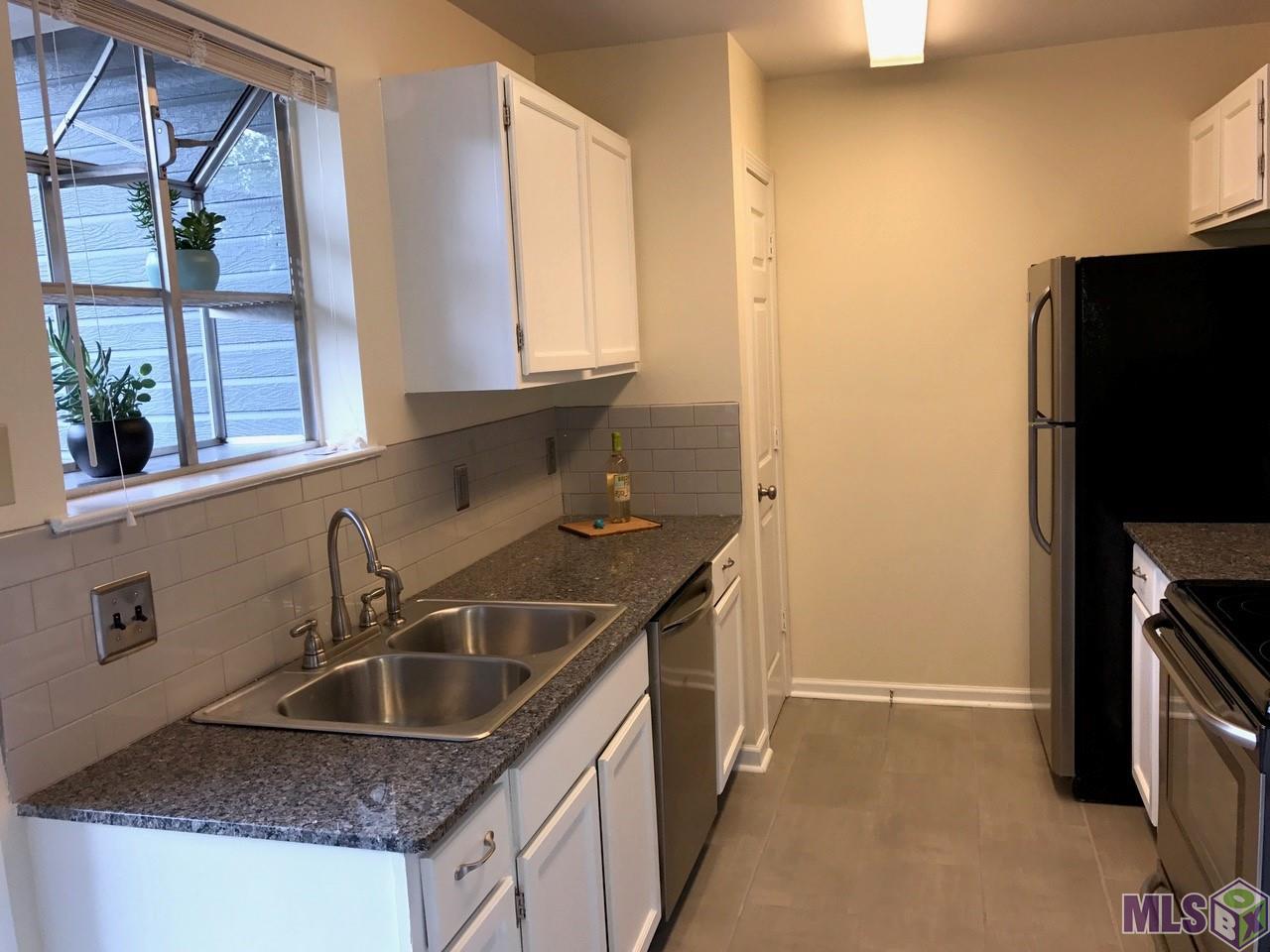 23 Colleen Court Baton Rouge, LA 70808 - Photo 3 of 22 Gallery Image 3