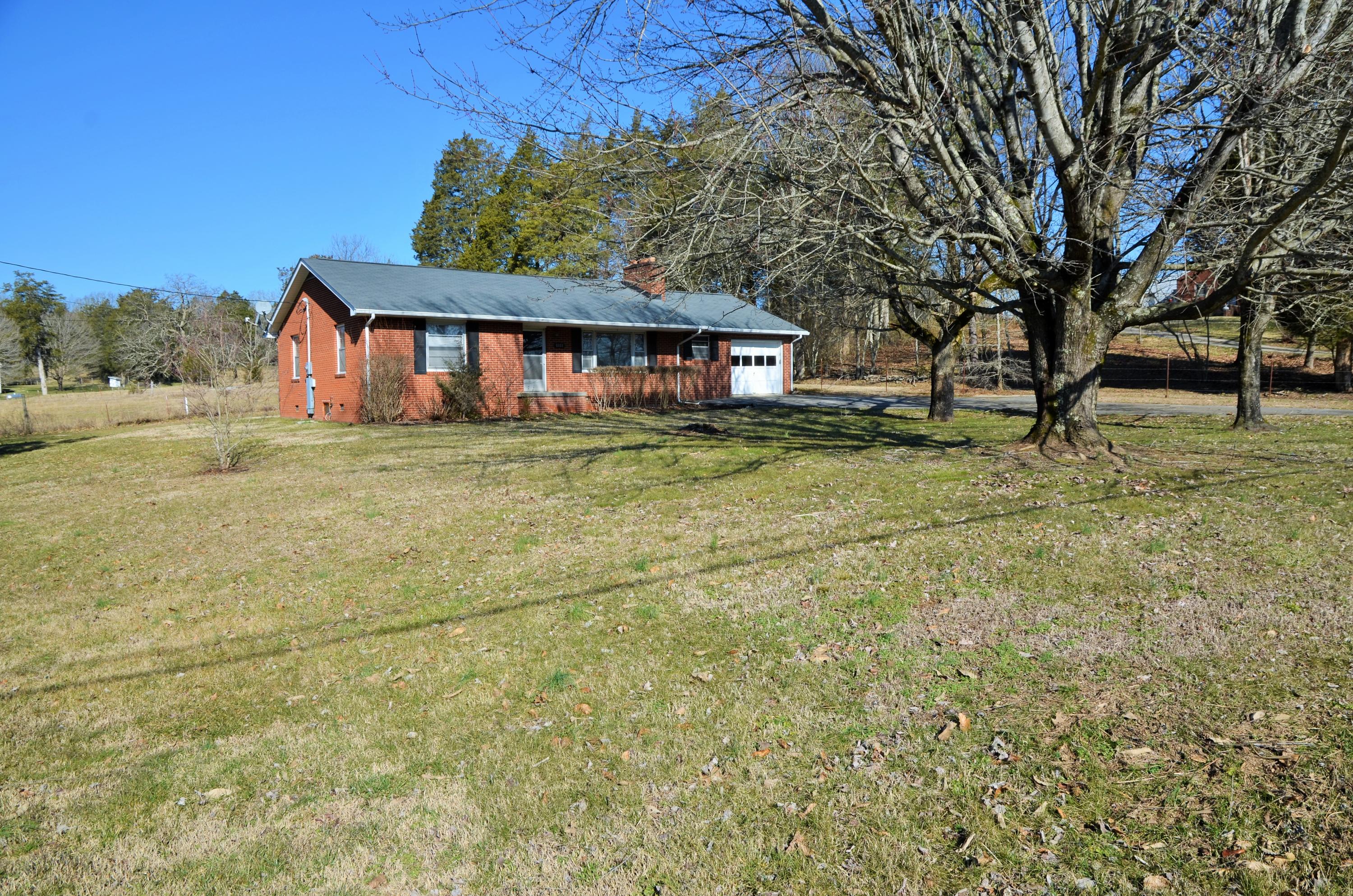 8101 Corryton Luttrell Road Corryton, TN 37721 - Photo 2 of 19 Front2