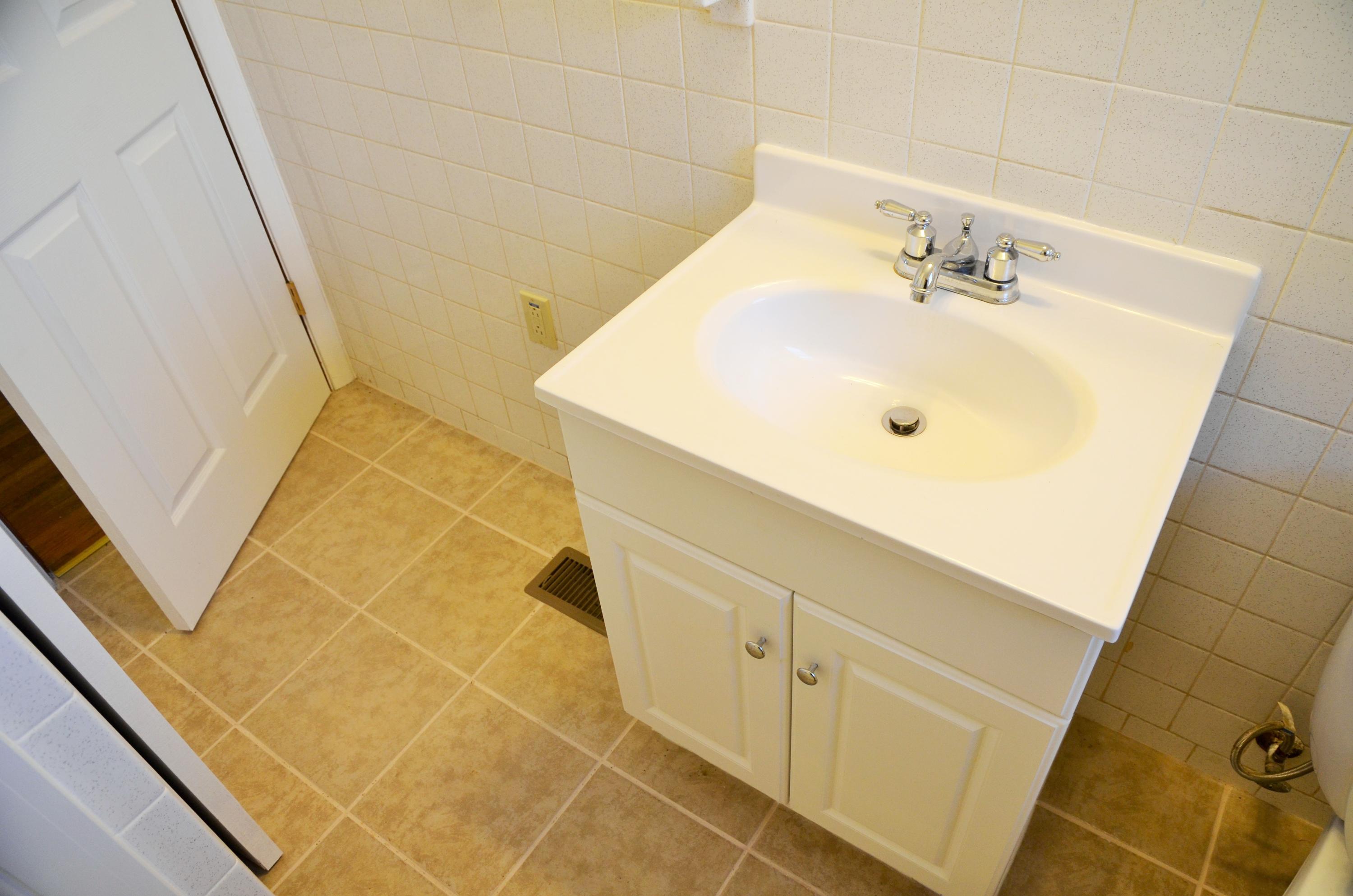 8101 Corryton Luttrell Road Corryton, TN 37721 - Photo 15 of 19 Bathroom