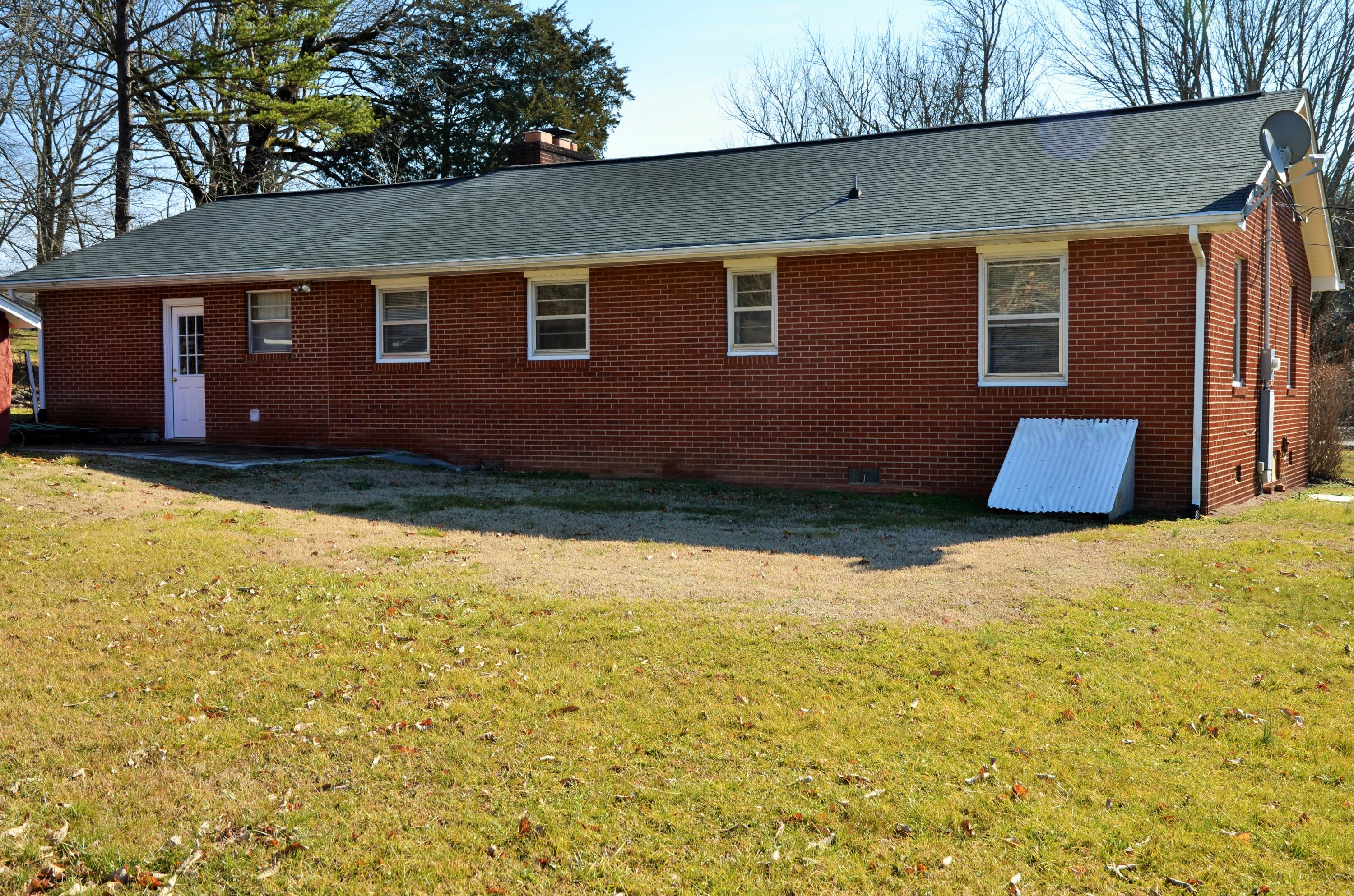 8101 Corryton Luttrell Road Corryton, TN 37721 - Photo 17 of 19 Back View