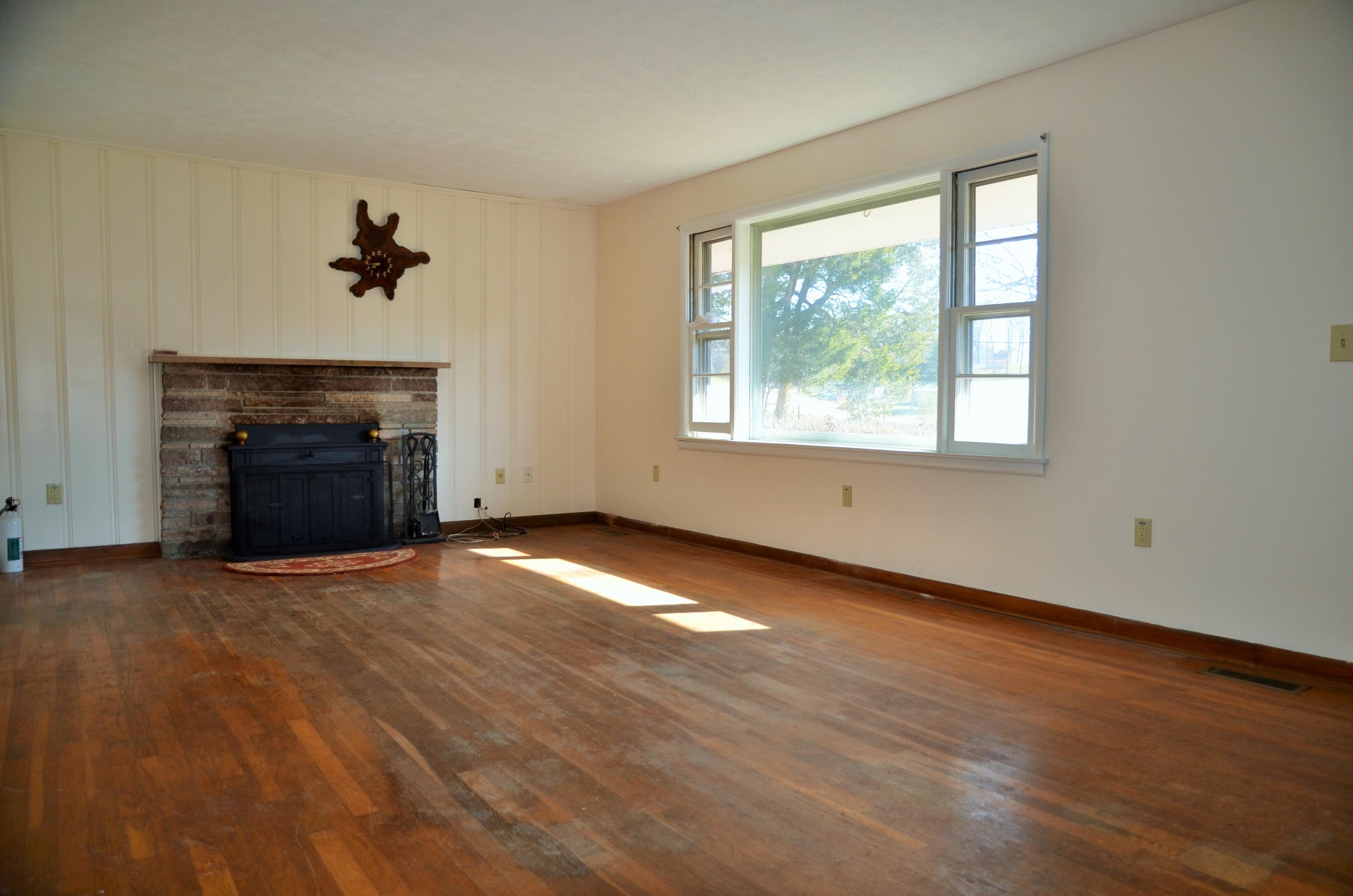 8101 Corryton Luttrell Road Corryton, TN 37721 - Photo 5 of 19 Living Room