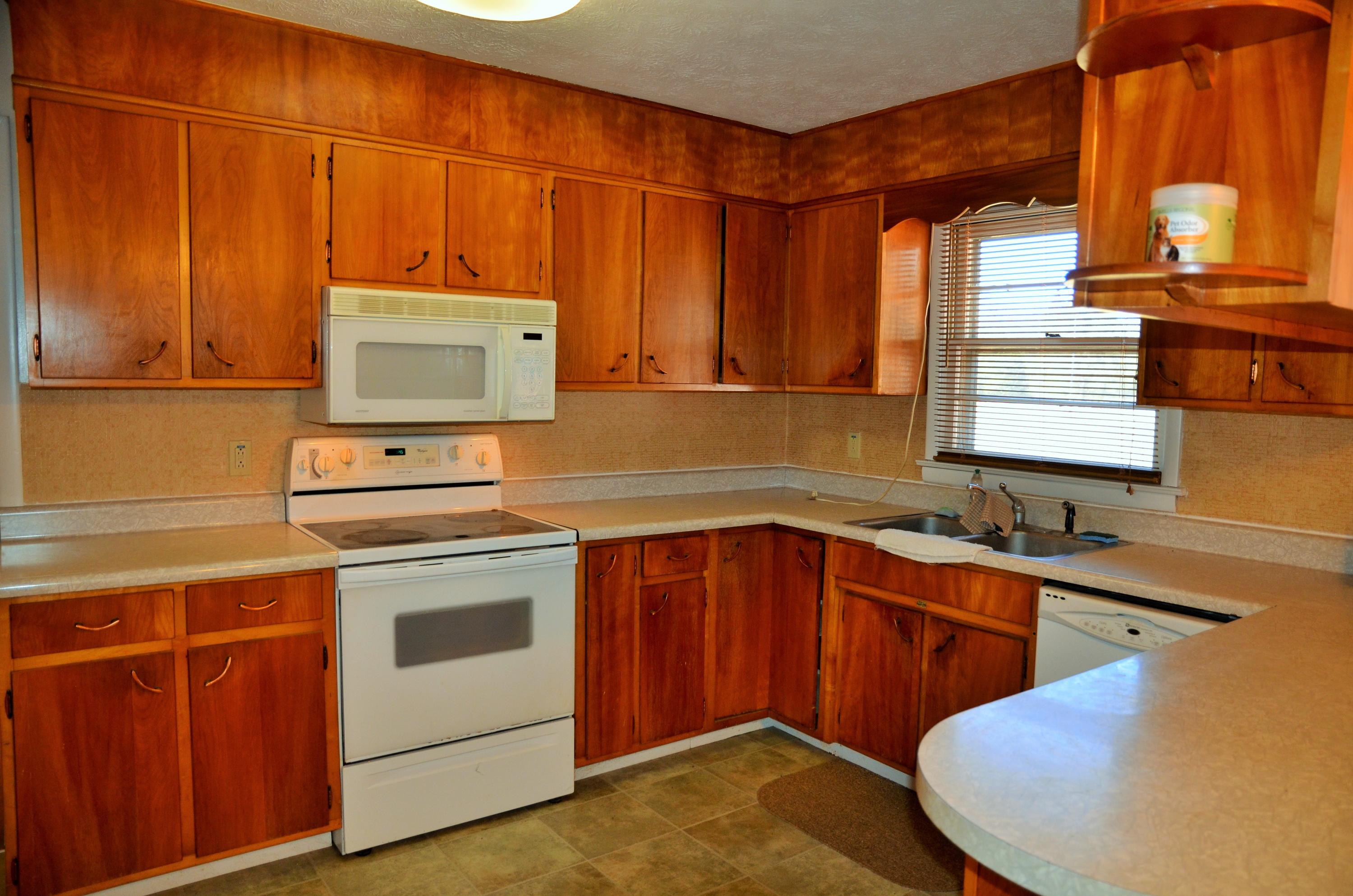 8101 Corryton Luttrell Road Corryton, TN 37721 - Photo 9 of 19 Kitchen2