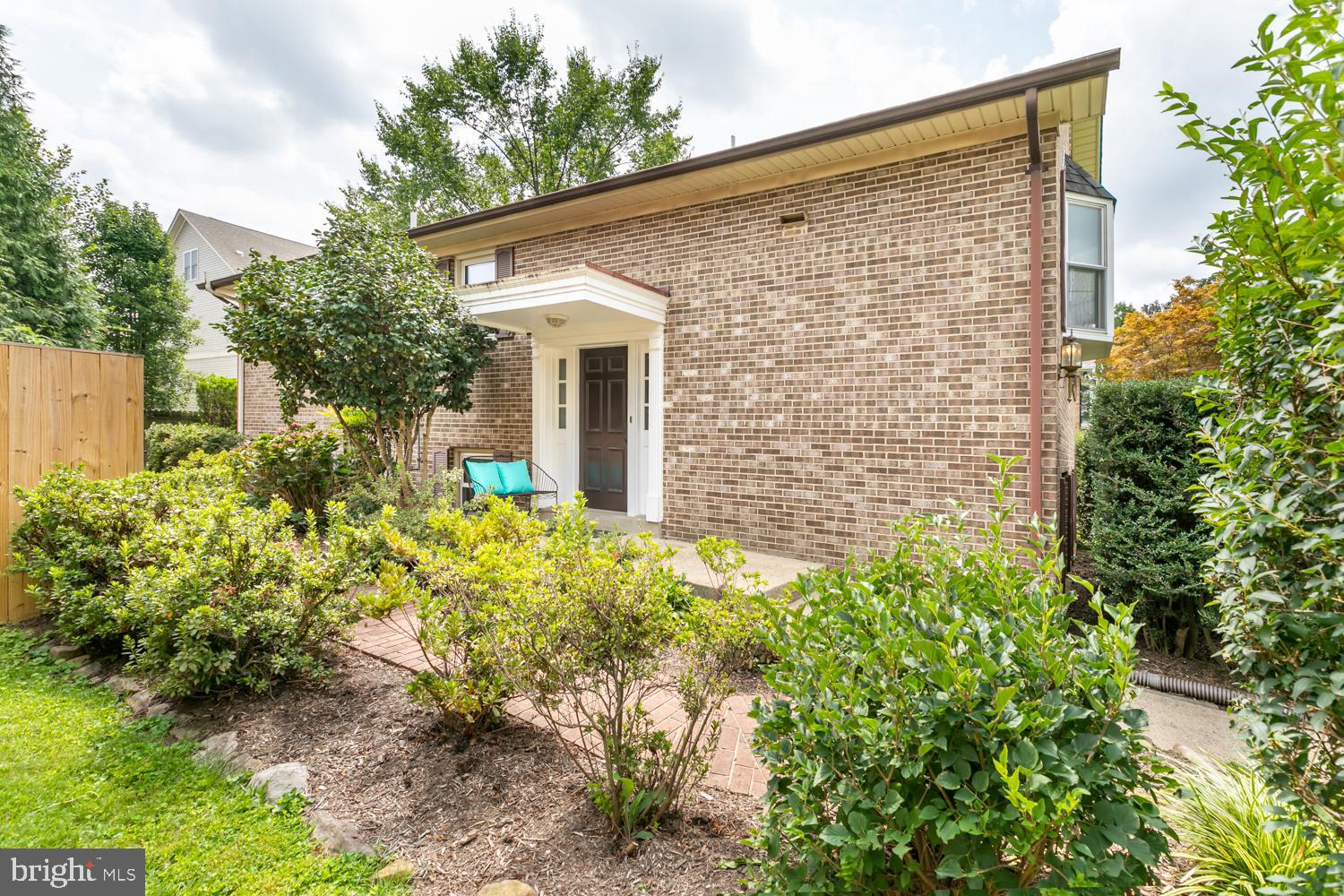 6893 Chelsea Road McLean, VA 22101 - Photo 2 of 33 Gallery Image 2