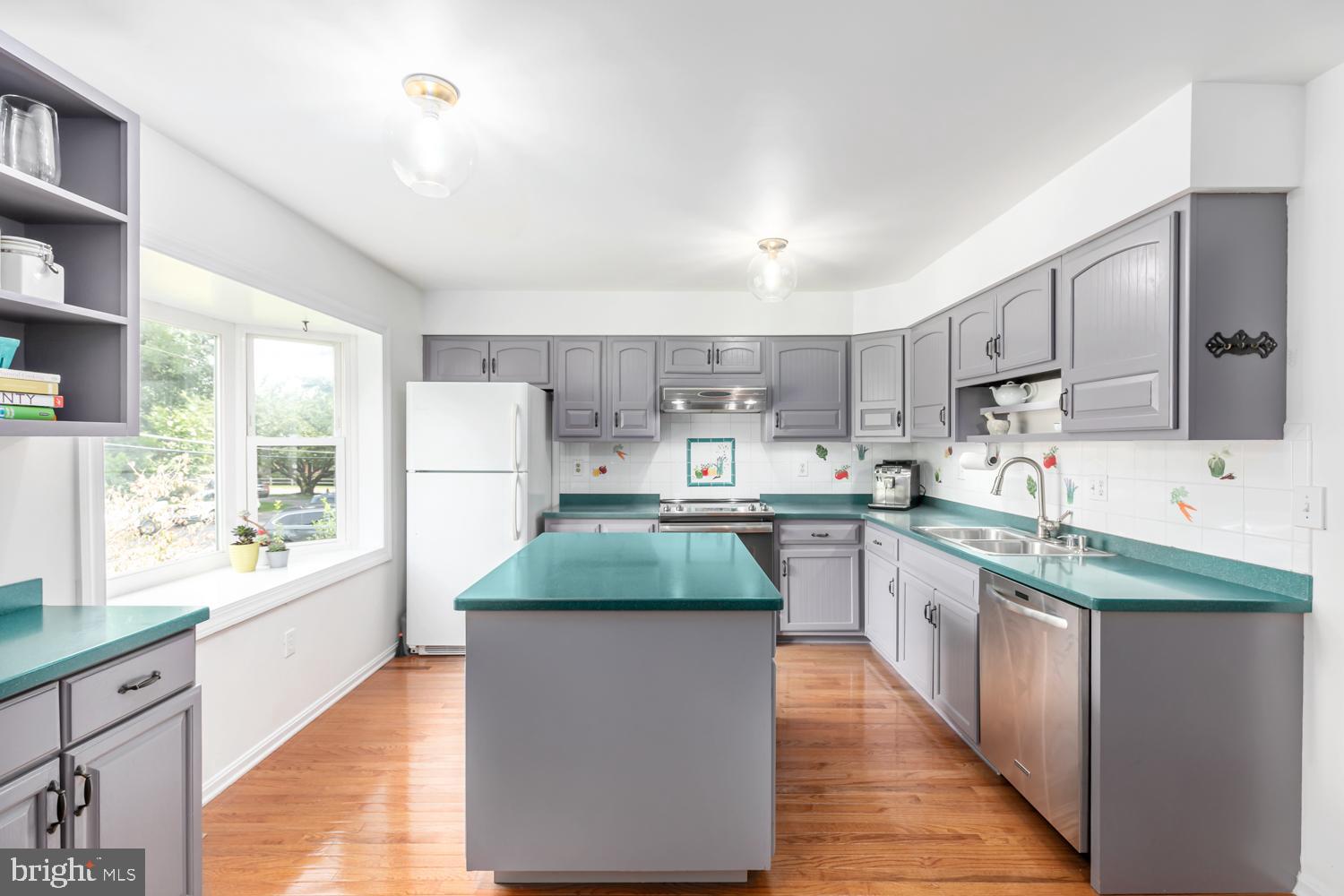 6893 Chelsea Road McLean, VA 22101 - Photo 7 of 33 Gallery Image 7