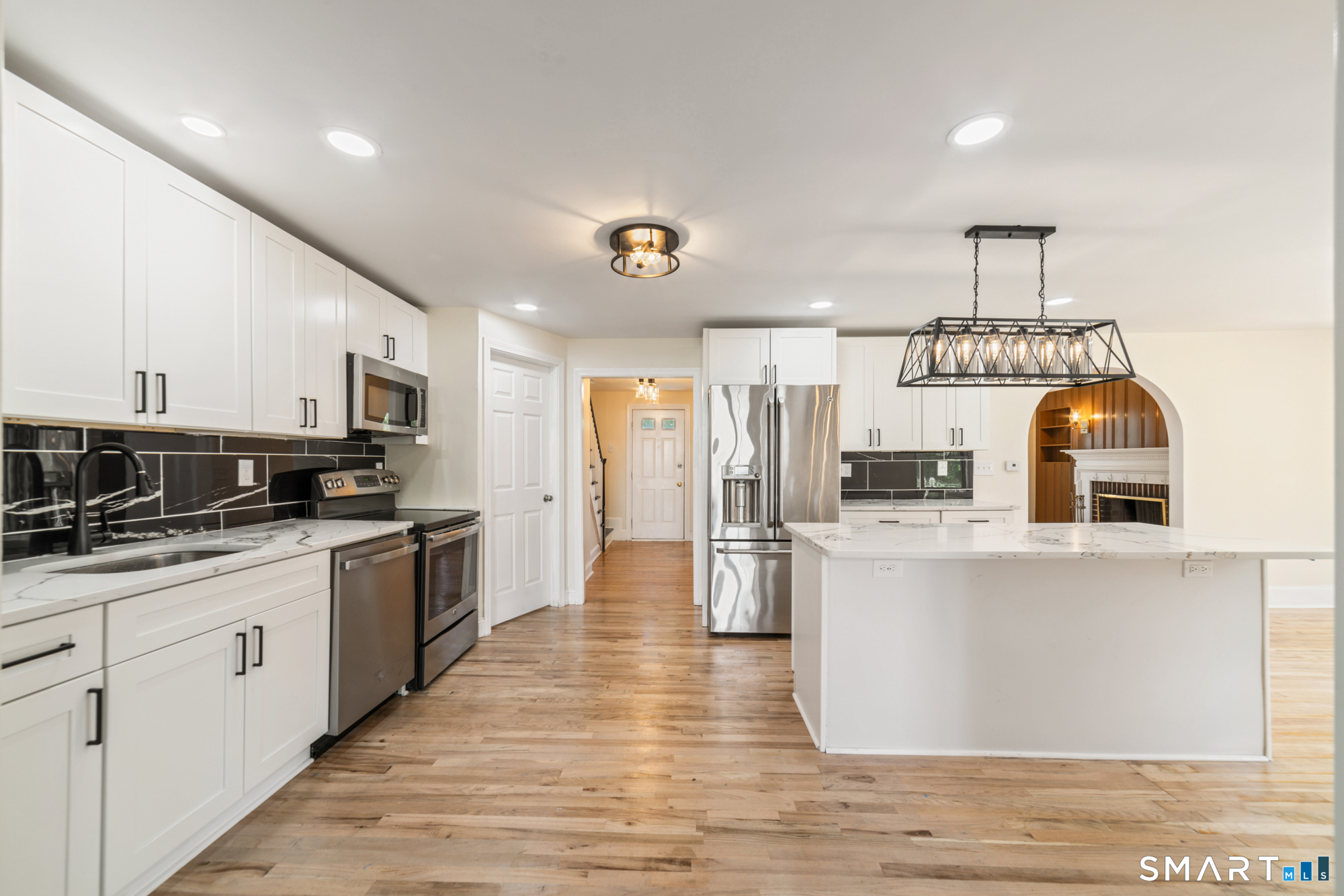 48 Lardner Road Bristol, CT 06010 - Photo 9 of 40